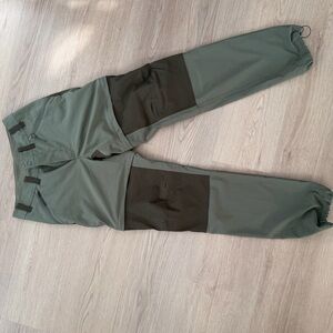 Aritzia Men's Cargo Pants in Green and Brown